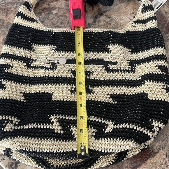 No Boundries Black and Cream crochet Patterned Women's Bag. New with tag. - Picture 5 of 10